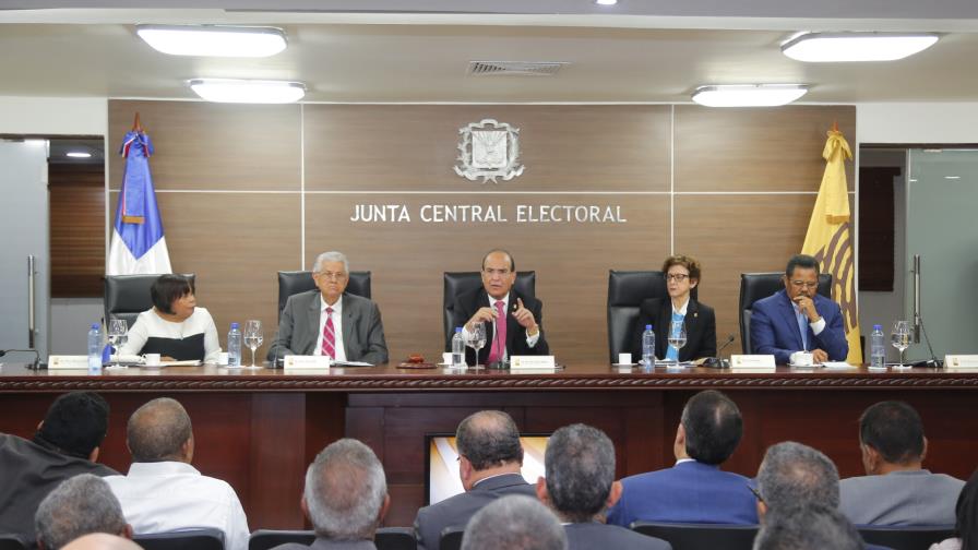Partidos opositores rechazan solicitud de actas para definir el voto de arrastre