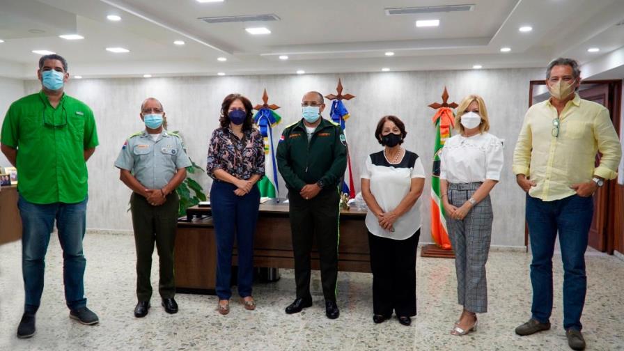 Juntas de vecinos apoyan operativos nocturnos de la Digesett en la avenida Lincoln Juntas de vecinos apoyan operativos nocturnos de la Digesett en la avenida Lincoln
