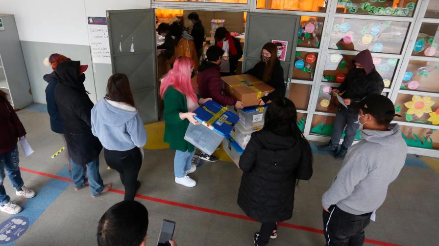 Chile espera una alta participación en la segunda jornada electoral