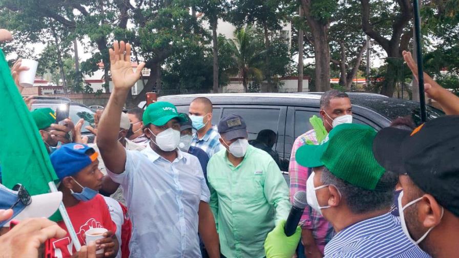 Leonel juramenta a Tony Batista y otros dirigentes en la Fuerza del Pueblo Leonel juramenta a Tony Batista y otros dirigentes en la Fuerza del Pueblo