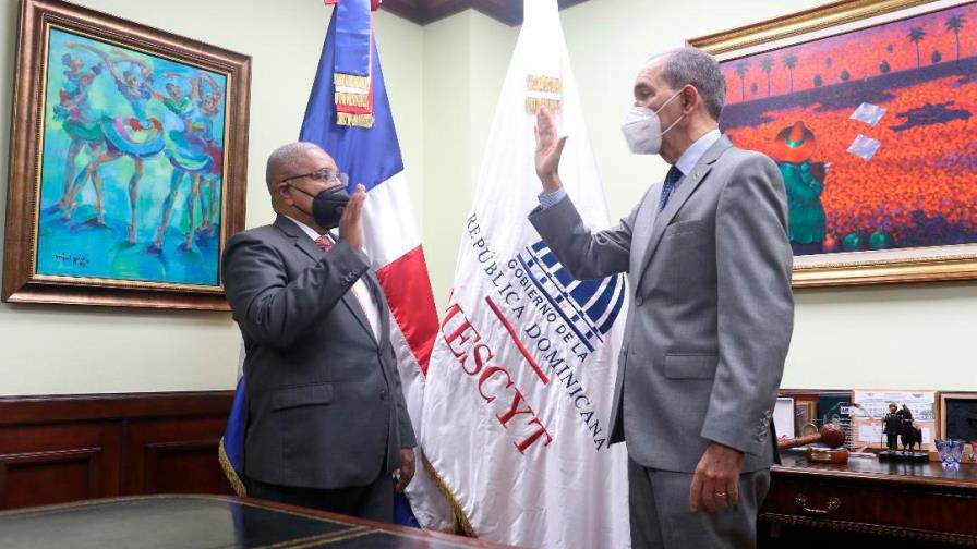 Francisco Vegazo Ramírez es juramentado como nuevo rector del ITSC