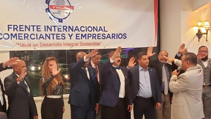 Juramentan a Yomare Polanco presidente de organización de comerciantes y empresarios