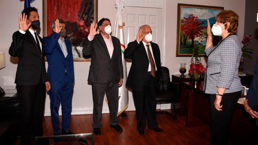 Ministra Carmen Heredia juramenta a viceministros de Cultura