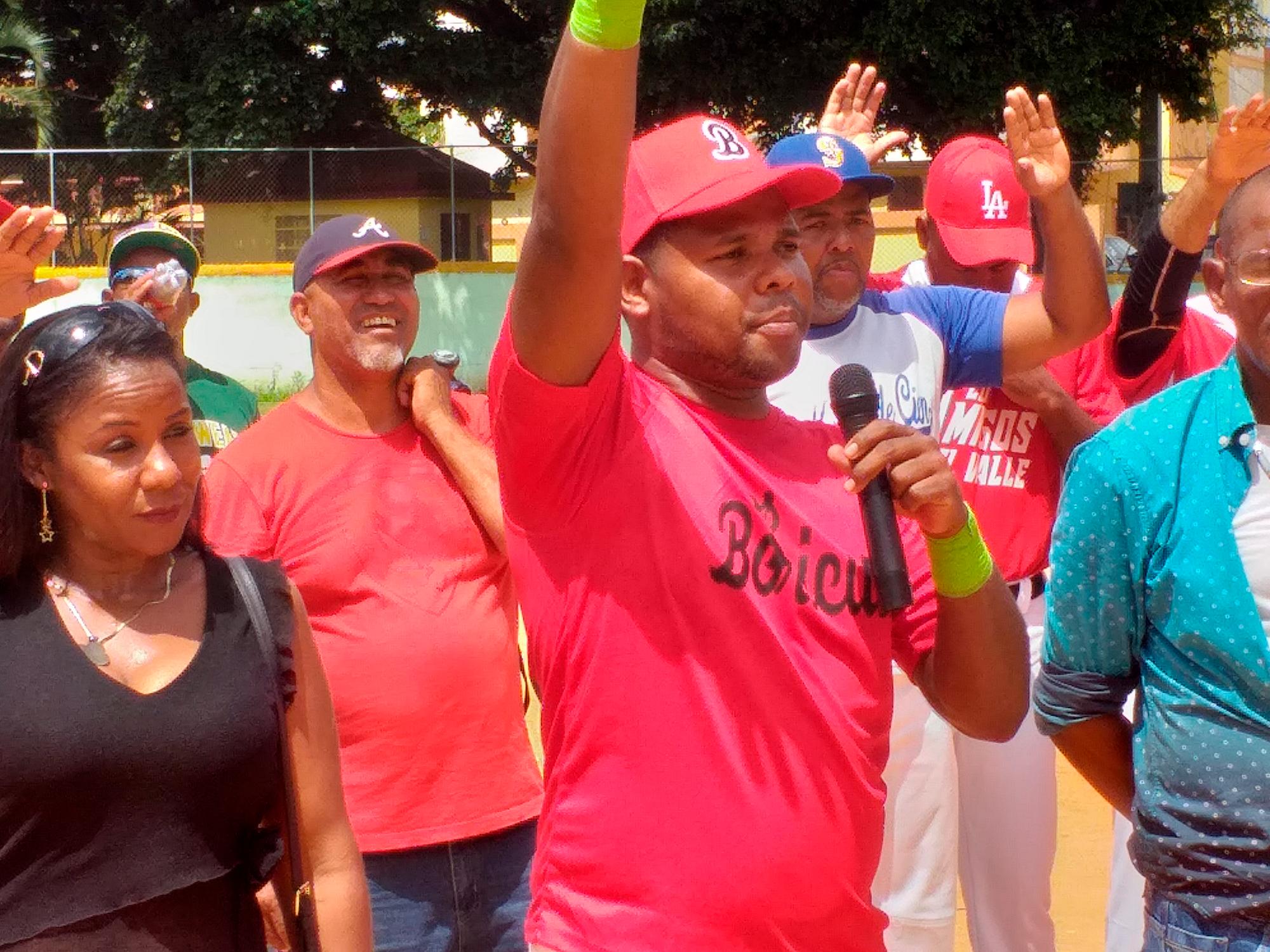 Carlos Victorino fue quien hizo el juramento deportivo en la ceremonia de inauguración.