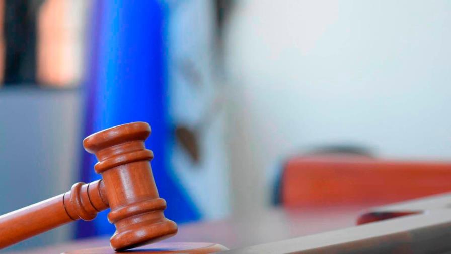 Tres meses de prisión preventiva a agentes DNCD dispararon a familia en La Romana