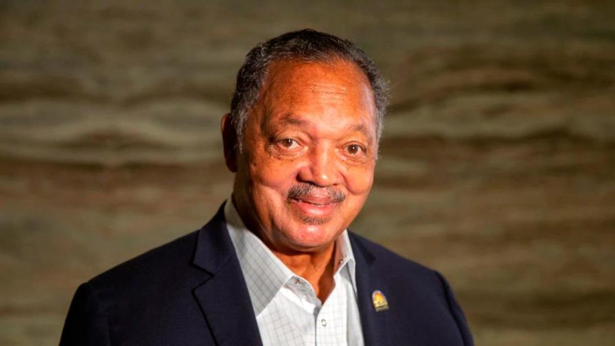 Hospitalizado por covid el reverendo Jesse Jackson, de 79 años