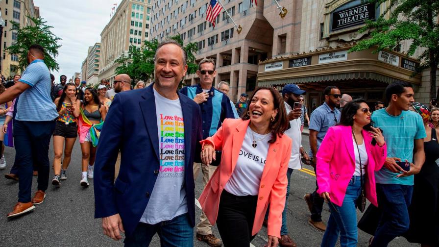 Kamala Harris se suma a una marcha por el orgullo LGBTQ+ en Washington Kamala Harris se suma a una marcha por el orgullo LGBTQ+ en Washington