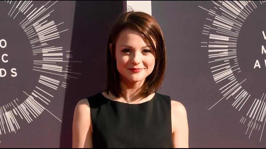 Actriz de la serie “Skins” atropellada por un camión de cemento en Nueva York