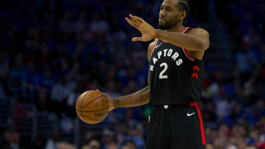 Leonard podría salirse del contrato con los Clippers tras el segundo año Leonard podría salirse del contrato con los Clippers tras el segundo año