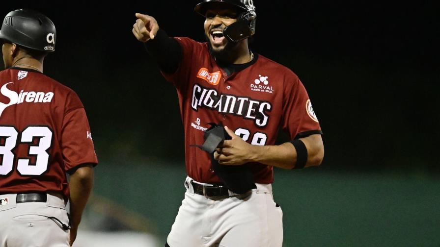 Kelvin Gutiérrez batea .460 y es líder en la pelota dominicana
