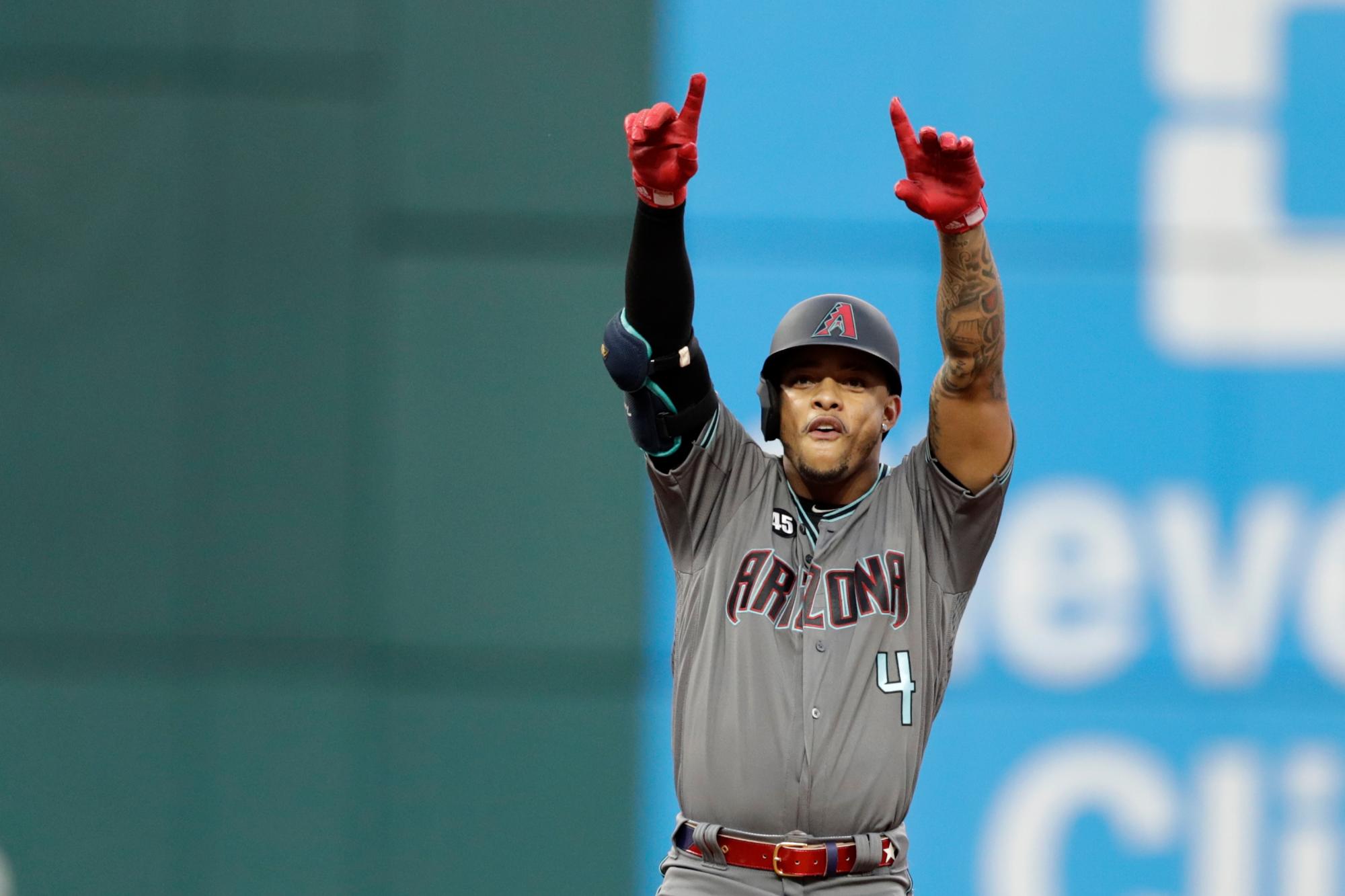 El dominicano Ketel Marte, de la Liga Nacional, festeja luego de conectar un doblete en el Juego de Estrellas, el martes 9 de julio de 2019, en Cleveland.