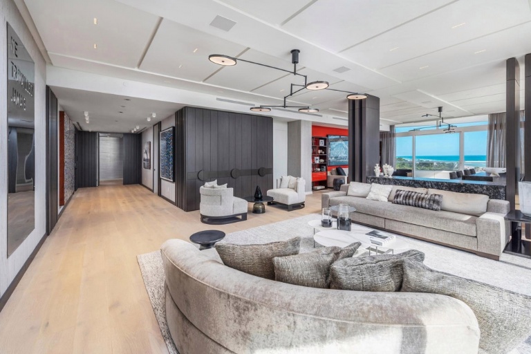 Otra perspectiva del interior del apartamento 