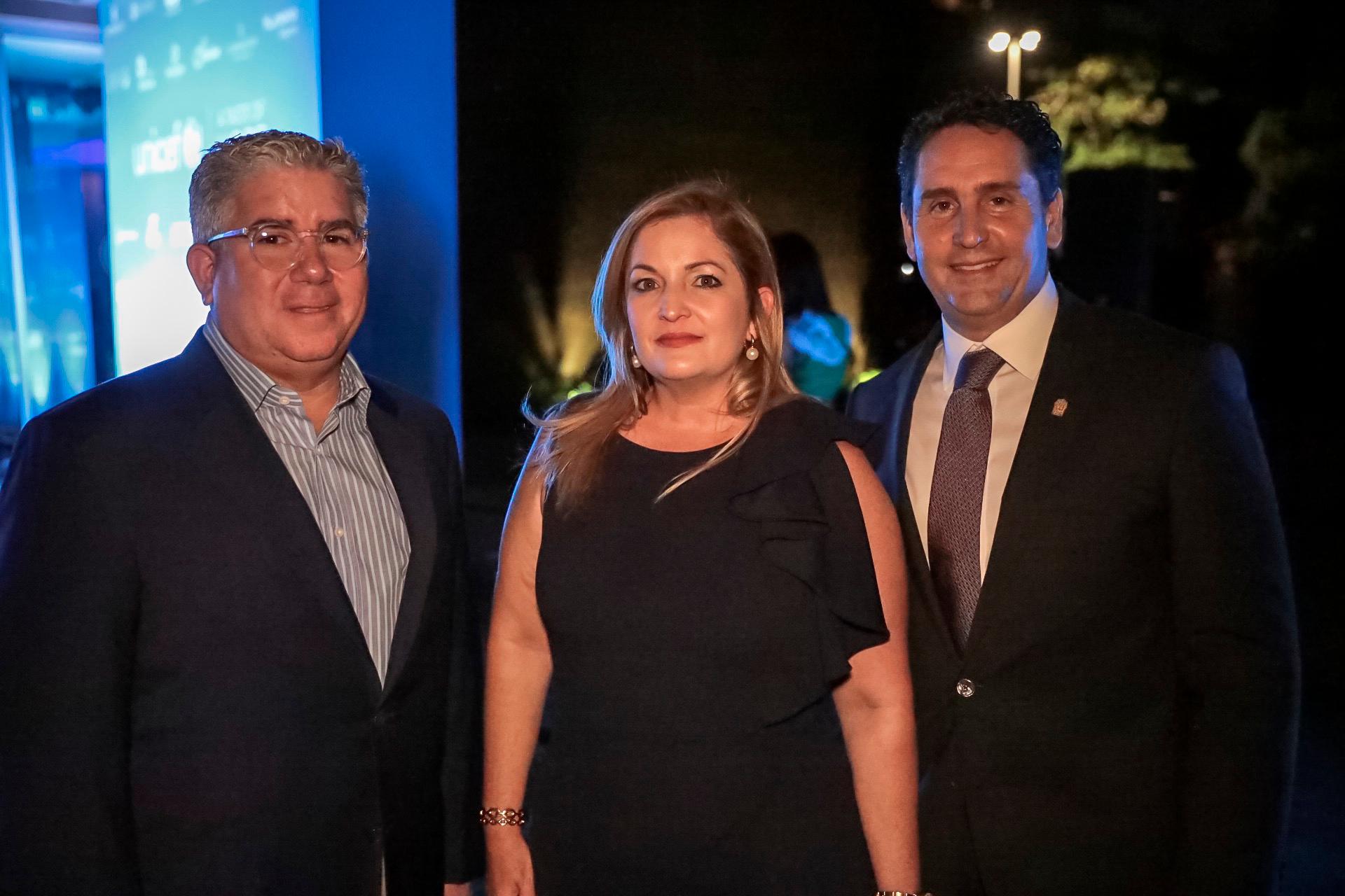 Kiko Cabrera, Pamela A´lvarez y Wilfredo Baquero.