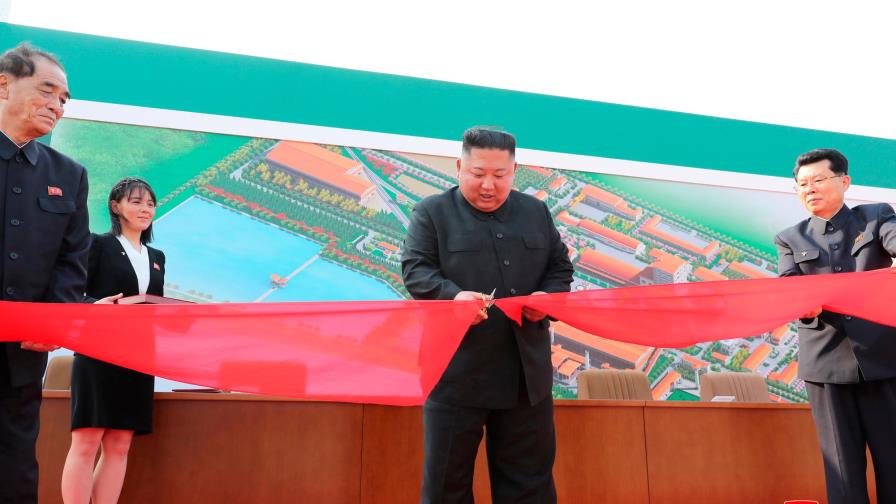 Inteligencia surcoreana cree que Kim Jong-un no se sometió a operación alguna