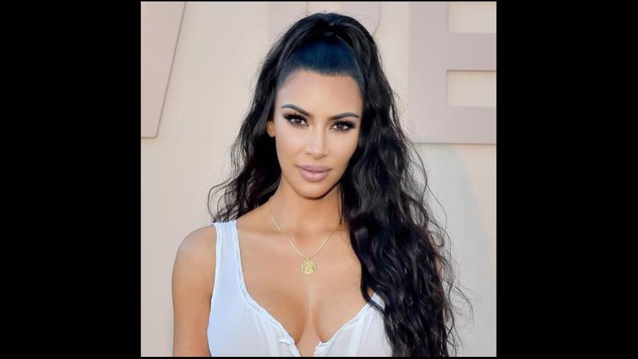 Kim Kardashian afirma ha estado varios días sin ducharse ni peinarse por exceso de trabajo