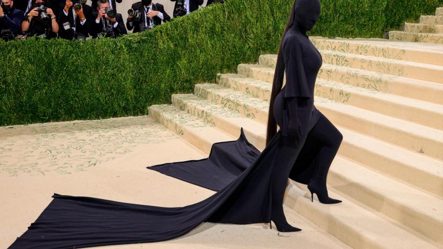 Los memes más graciosos sobre el atuendo de Kim Kardashian en la Met Gala