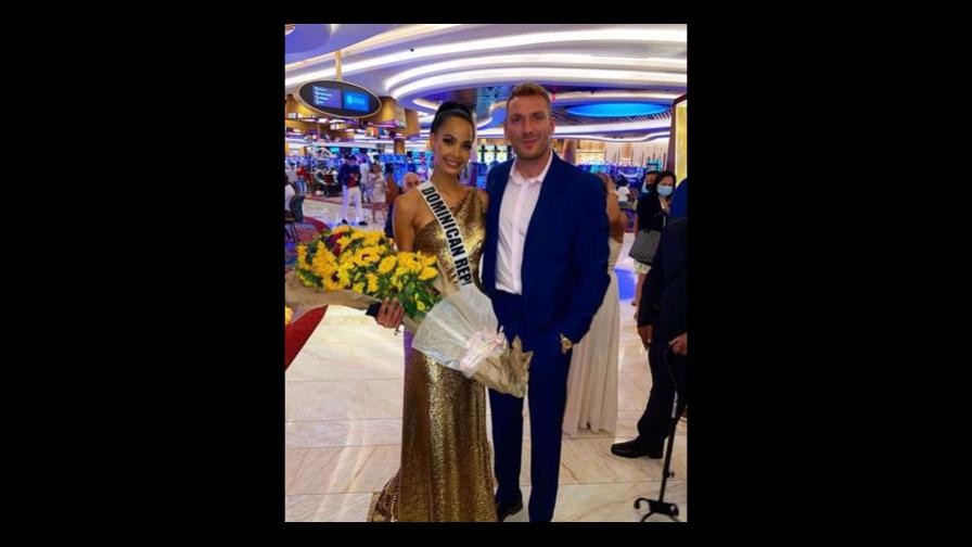 Kimberly Jiménez se compromete en matrimonio