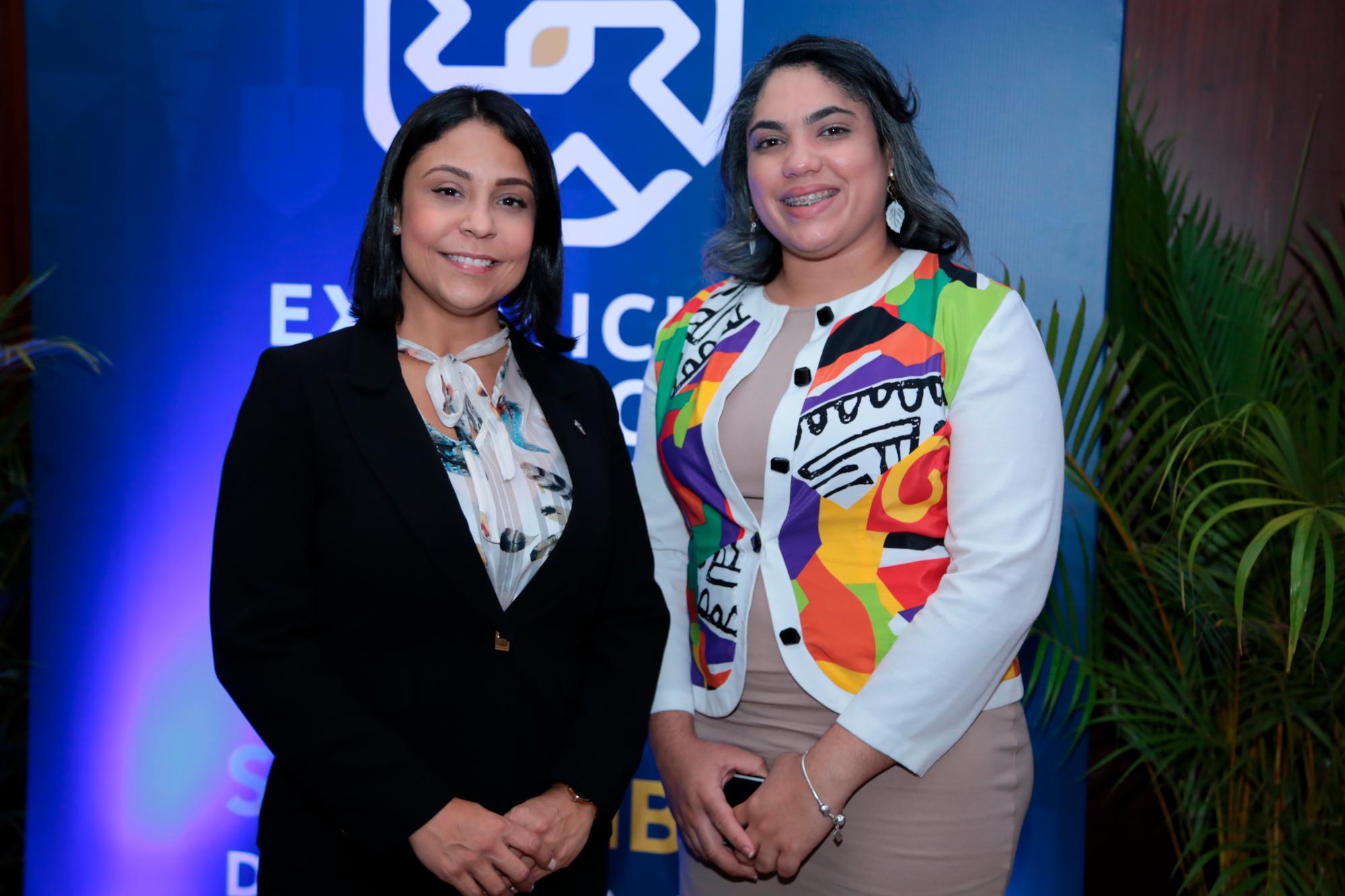 Kismet Madera y Genniffer Pérez