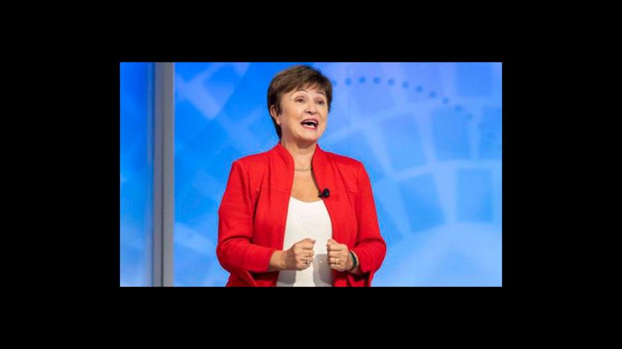 FMI advierte que ómicron puede desacelerar crecimiento mundial