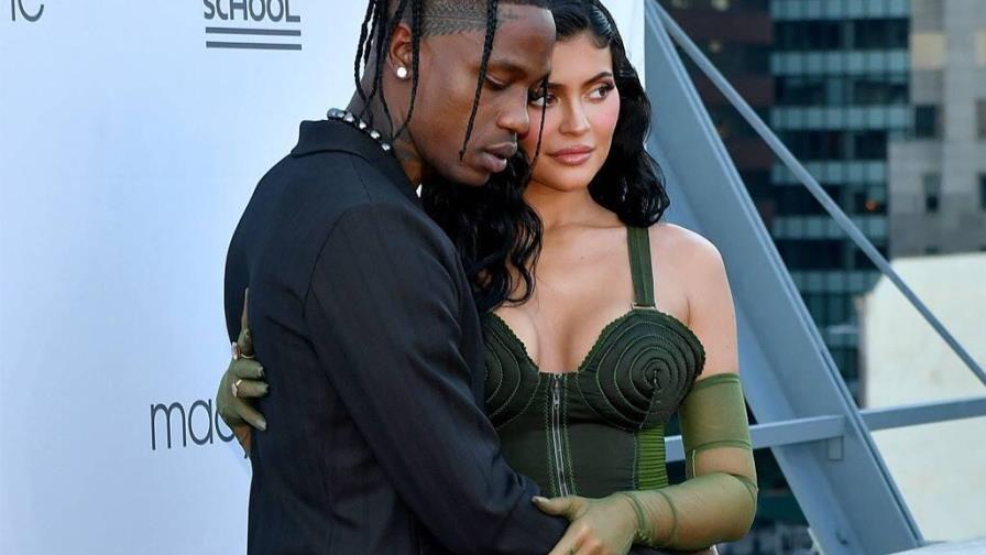 Famosos Kylie Jenner y Travis Scott esperan su segundo bebé