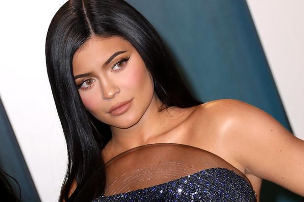 Kylie Jenner compra mansión valorada en 36.5 millones de dólares