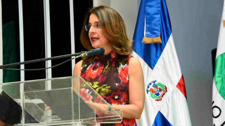 Monte Plata celebra la cultura con la Feria Regional del Libro Monte Plata celebra la cultura con la Feria Regional del Libro