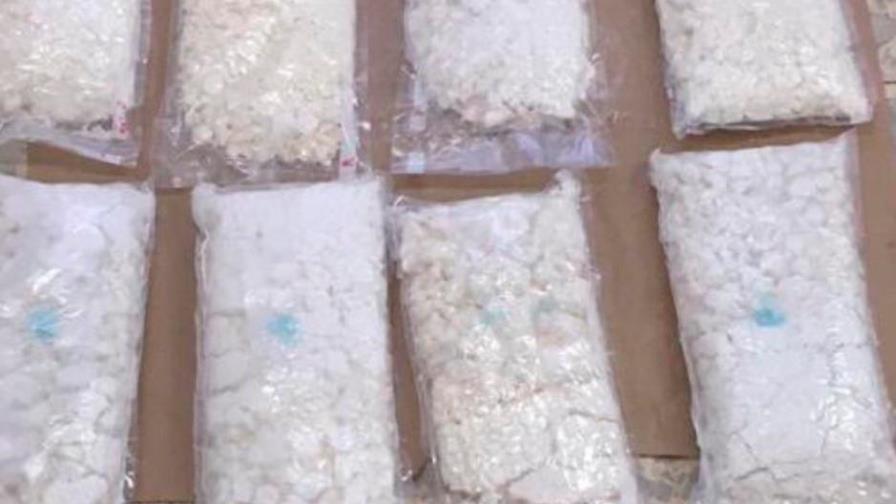 Apresan dominicana en el Aila cuando intentaba viajar a España con 8.18 kilos de cocaína