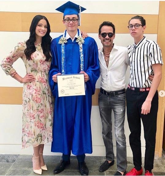 Marc Anthony asiste a la graduación de su hijo mayor con Dayanara