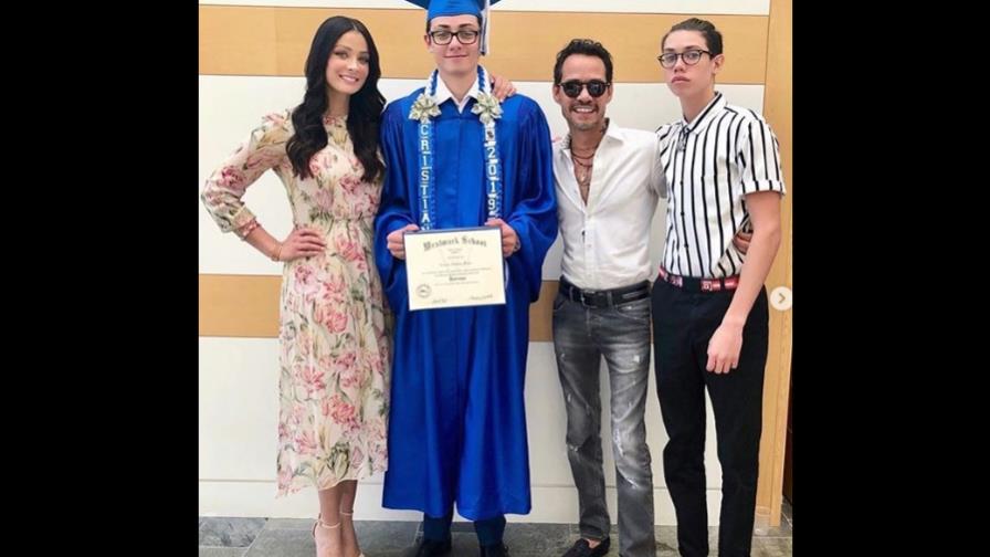 Marc Anthony asiste a la graduación de su hijo mayor con Dayanara