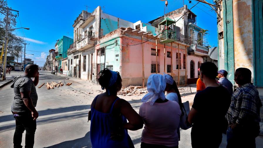 Tres niñas mueren al desprenderse el balcón de un edificio en La Habana Vieja Tres niñas mueren al desprenderse el balcón de un edificio en La Habana Vieja