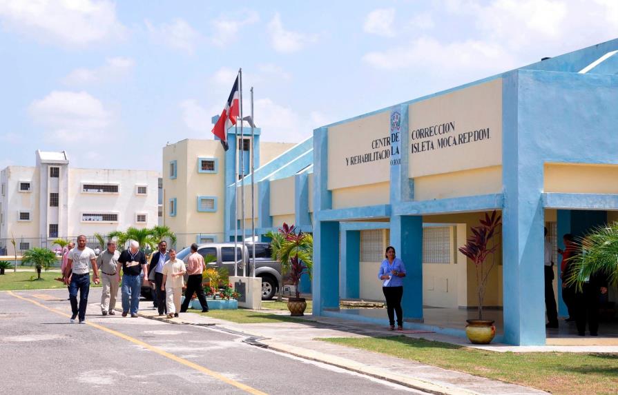 Denuncian recluso es torturado en cárcel de Moca 