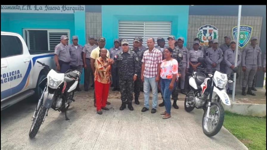 Después de denuncia publicada en Diario Libre, la Policía entrega vehículos para patrullaje en La Nueva Barquita