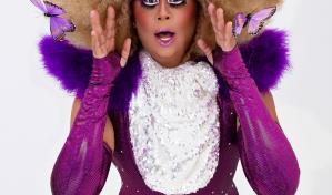 La Pitonisa se convierte en embajadora de los “Pink as Gold“; su imagen es promocionada en Times Square