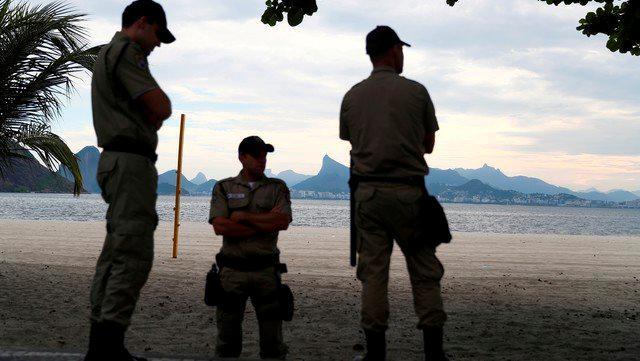 Río de Janeiro endurece medidas contra la pandemia en un Brasil caótico