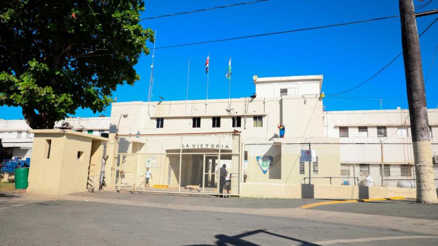 Estudiantes de enfermería de la UASD vacunarán a presos contra COVID-19 