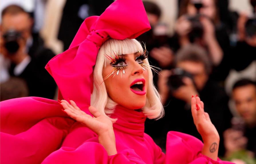 Lady Gaga lanza su propia línea de galletas, tan coloridas como ella