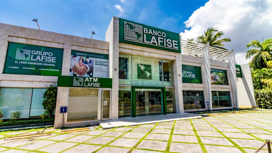 Banco Lafise mejora su calificación de riesgo 