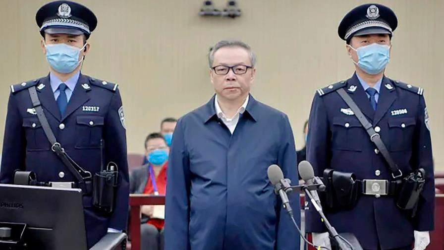 China ejecuta al exbanquero del “mayor caso de corrupción financiera” China ejecuta al exbanquero del “mayor caso de corrupción financiera”