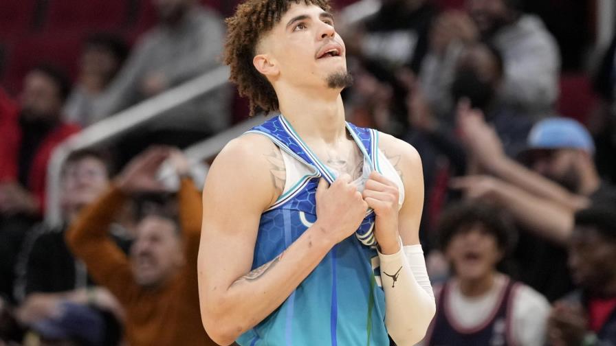 Cuatro jugadores de Charlotte ingresan a protocolos de COVID