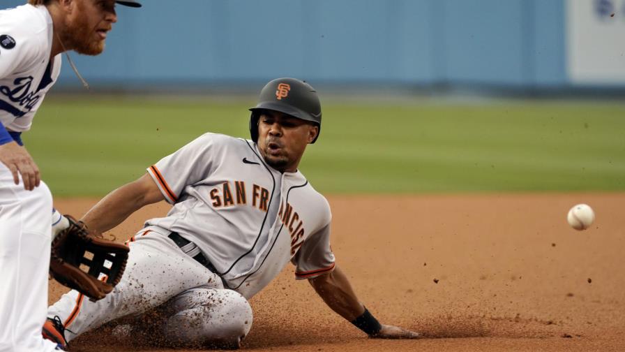 Gigantes remontan en noveno por segunda noche, ganan a Dodgers