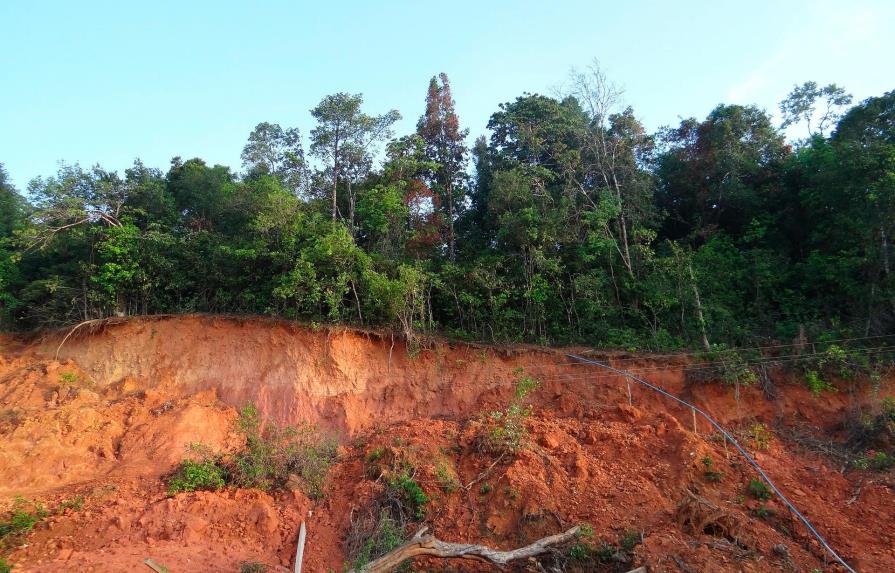 Cinco miembros de una misma familia murieron por deslizamiento de tierra en Ecuador