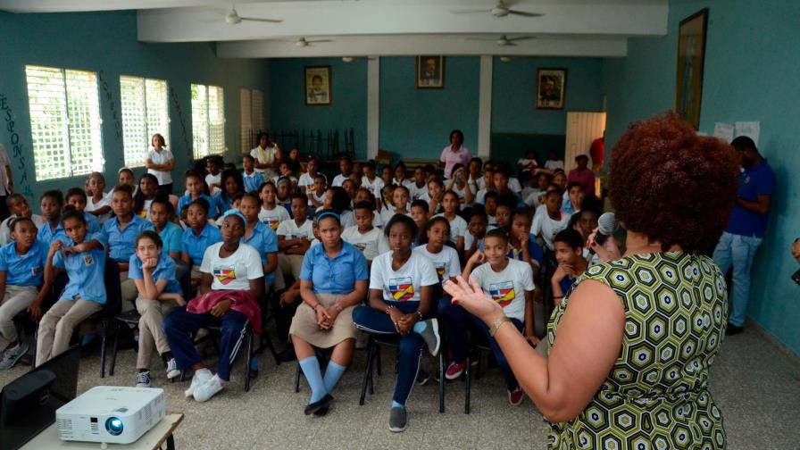 Interior y Policía trabaja en la prevención del mal uso de fuegos artificiales