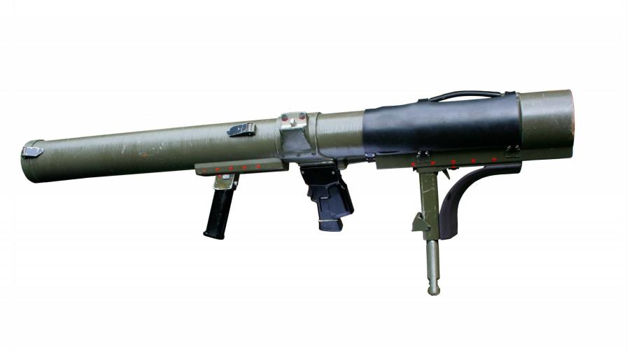 Pasajero de avión llevaba lanzamisiles en maleta