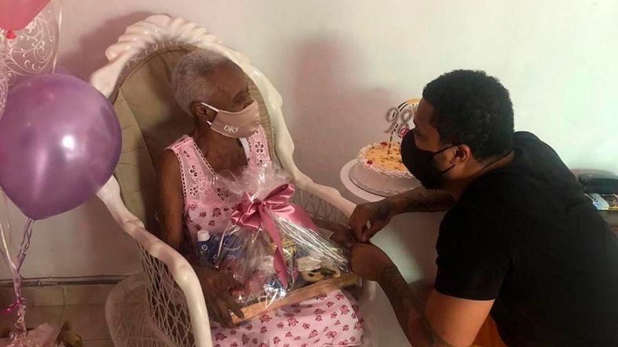 Lápiz Conciente celebra los 98 años de su abuela Palín