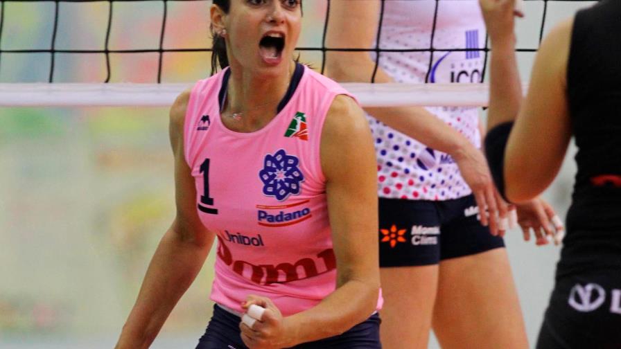 Un club de voleibol italiano demanda a una jugadora que se quedó embarazada