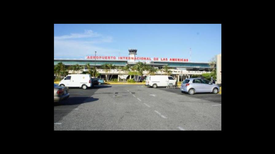 Cientos de pasajeros varados en aeropuertos por suspensión de Boeing 737 Max 8 y 9