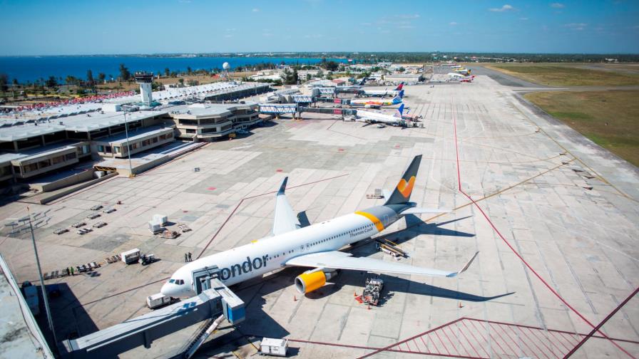 Se reducen los vuelos chárter y regulares a República Dominicana en dos meses del 2020 Se reducen los vuelos chárter y regulares a República Dominicana en dos meses del 2020