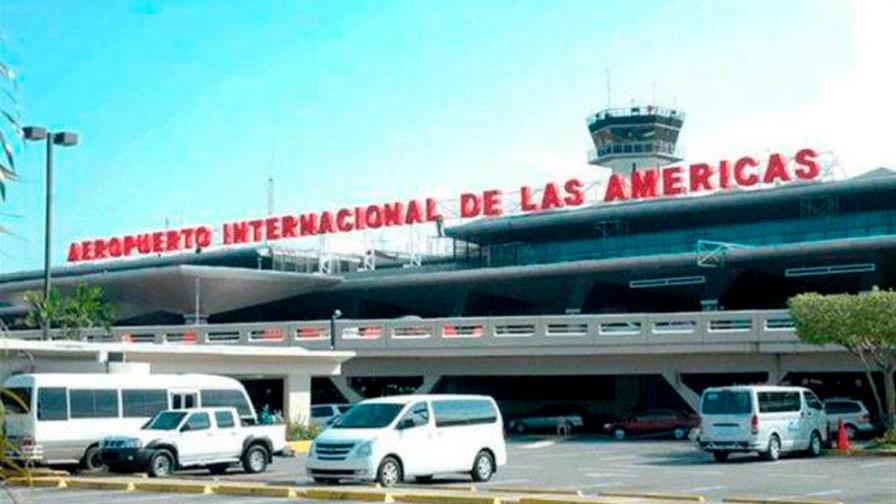 Reabren aeropuerto Las Américas tras cierre de dos horas por accidente de jet privado