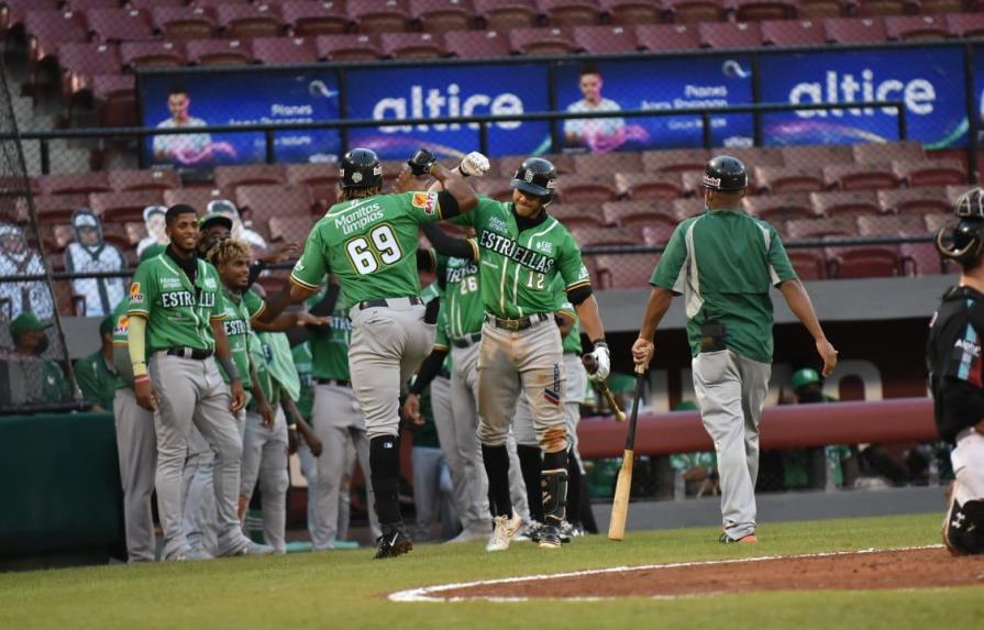 Las Estrellas ganan y están solas en la primera posición de la pelota invernal 