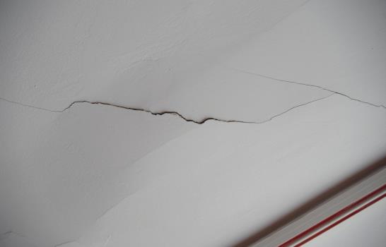 Denuncian deterioro de centros culturales de Santiago; exigen recuperación